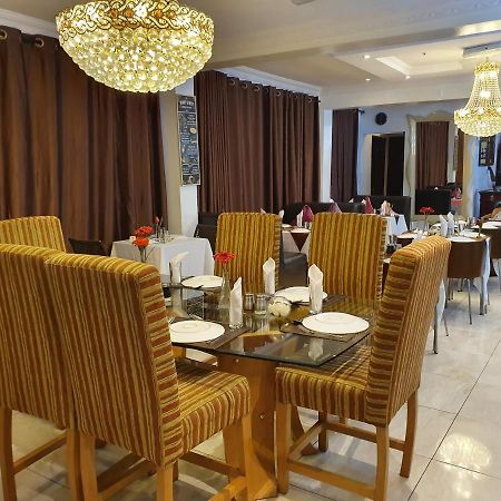 Apartment Royale Hotel&Suite Lagos Esterno foto