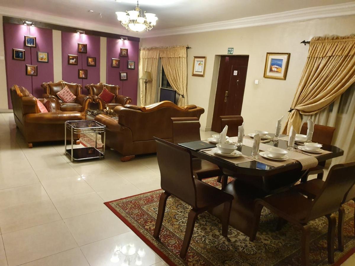 Apartment Royale Hotel&Suite Lagos Esterno foto