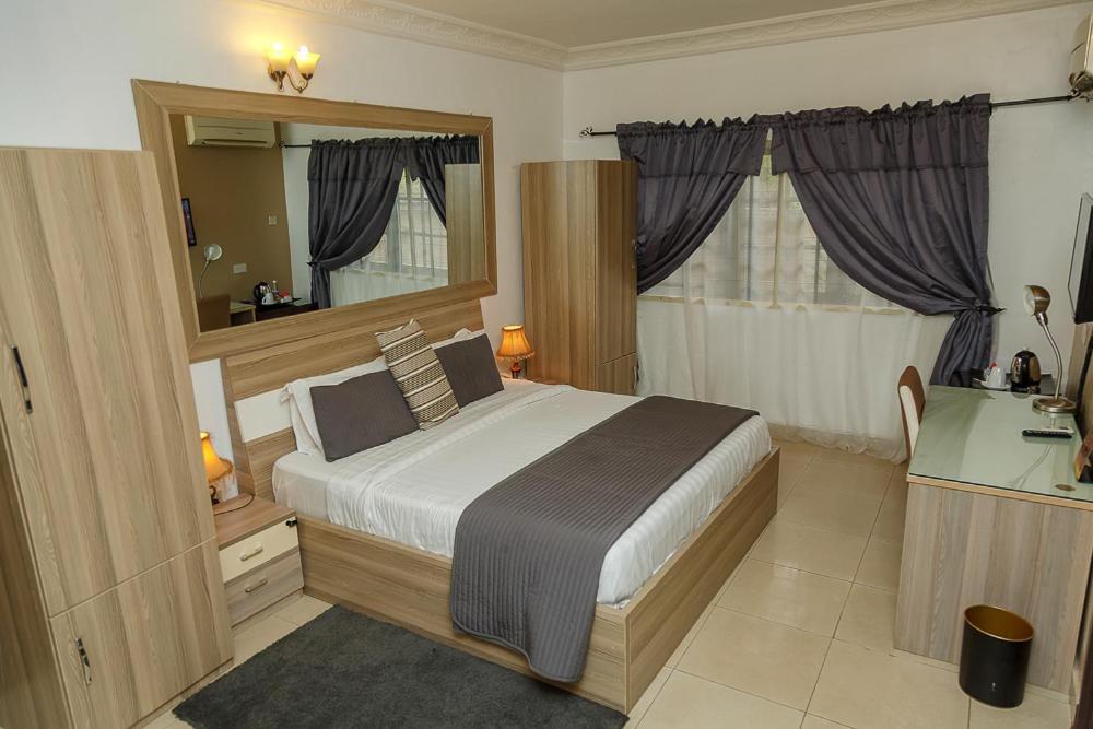 Apartment Royale Hotel&Suite Lagos Esterno foto