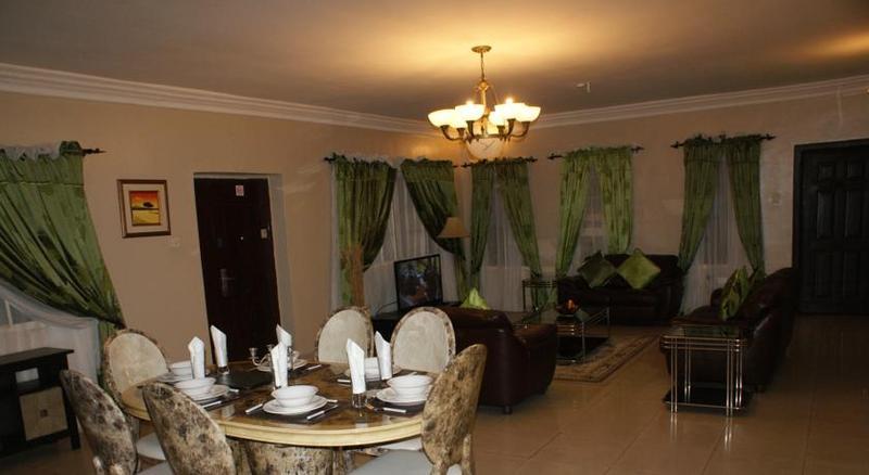 Apartment Royale Hotel&Suite Lagos Esterno foto