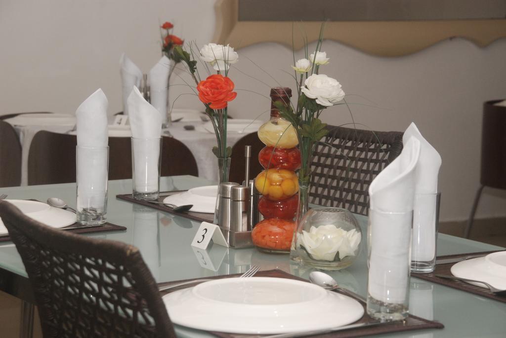 Apartment Royale Hotel&Suite Lagos Esterno foto