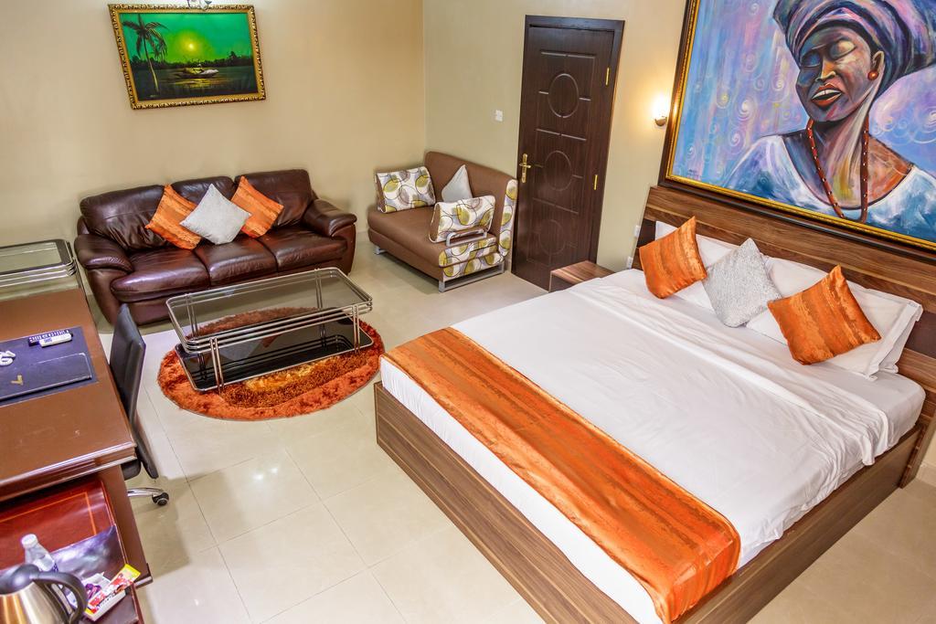 Apartment Royale Hotel&Suite Lagos Esterno foto