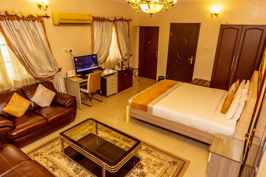 Apartment Royale Hotel&Suite Lagos Esterno foto
