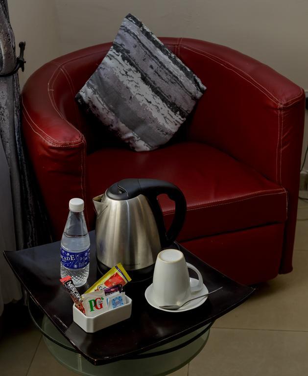 Apartment Royale Hotel&Suite Lagos Esterno foto