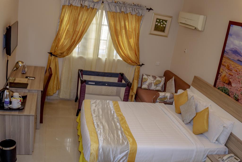 Apartment Royale Hotel&Suite Lagos Esterno foto