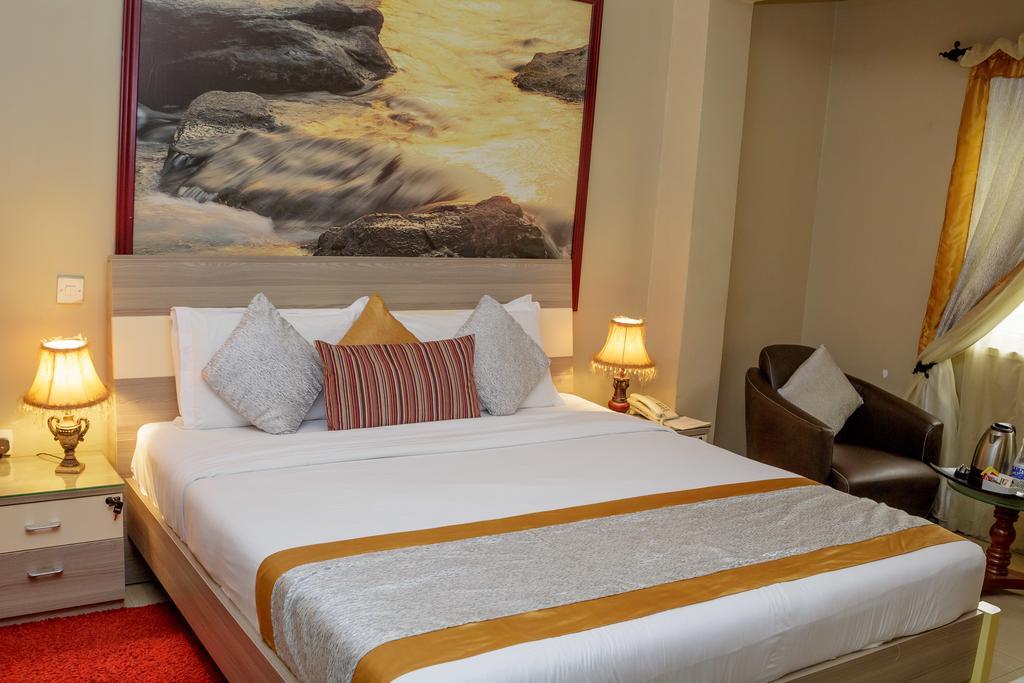 Apartment Royale Hotel&Suite Lagos Esterno foto