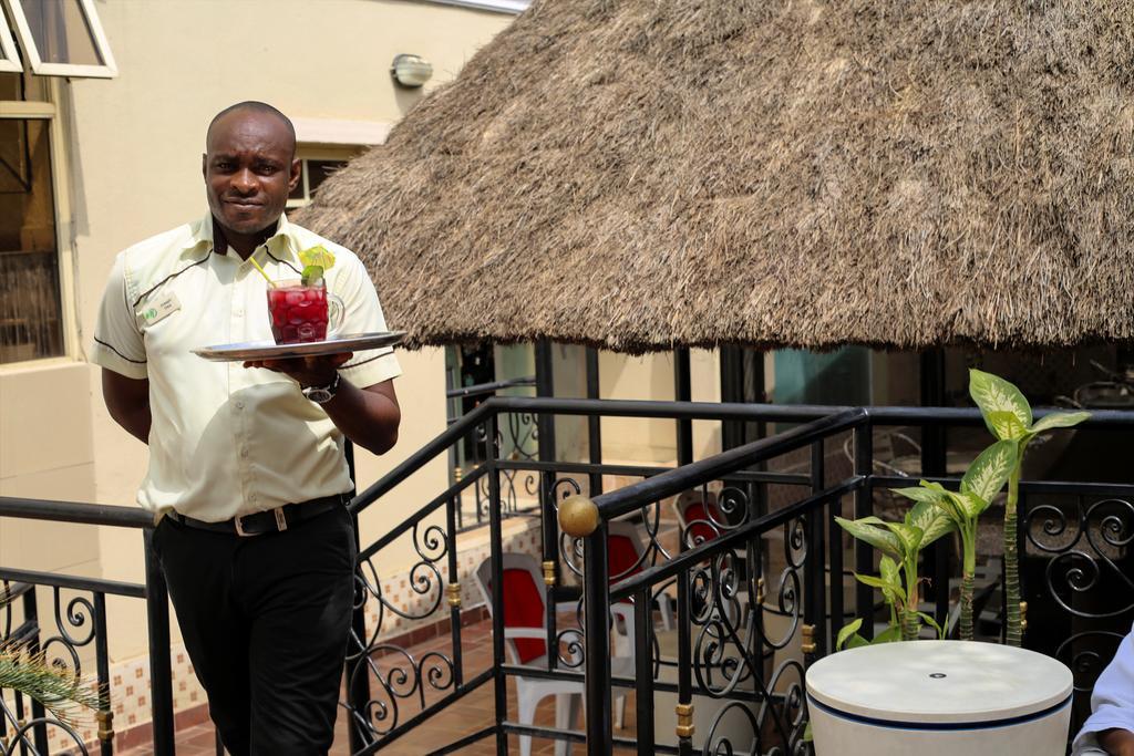 Apartment Royale Hotel&Suite Lagos Esterno foto