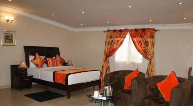 Apartment Royale Hotel&Suite Lagos Esterno foto