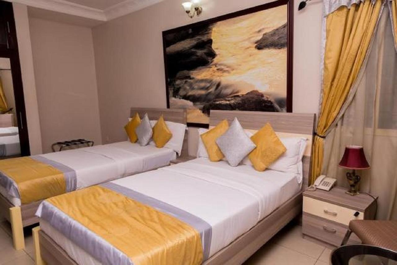 Apartment Royale Hotel&Suite Lagos Esterno foto